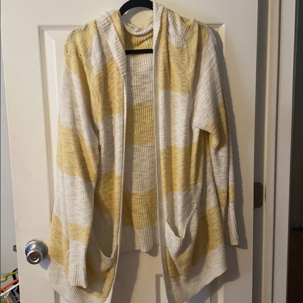 Maurices white and yellow cardigan